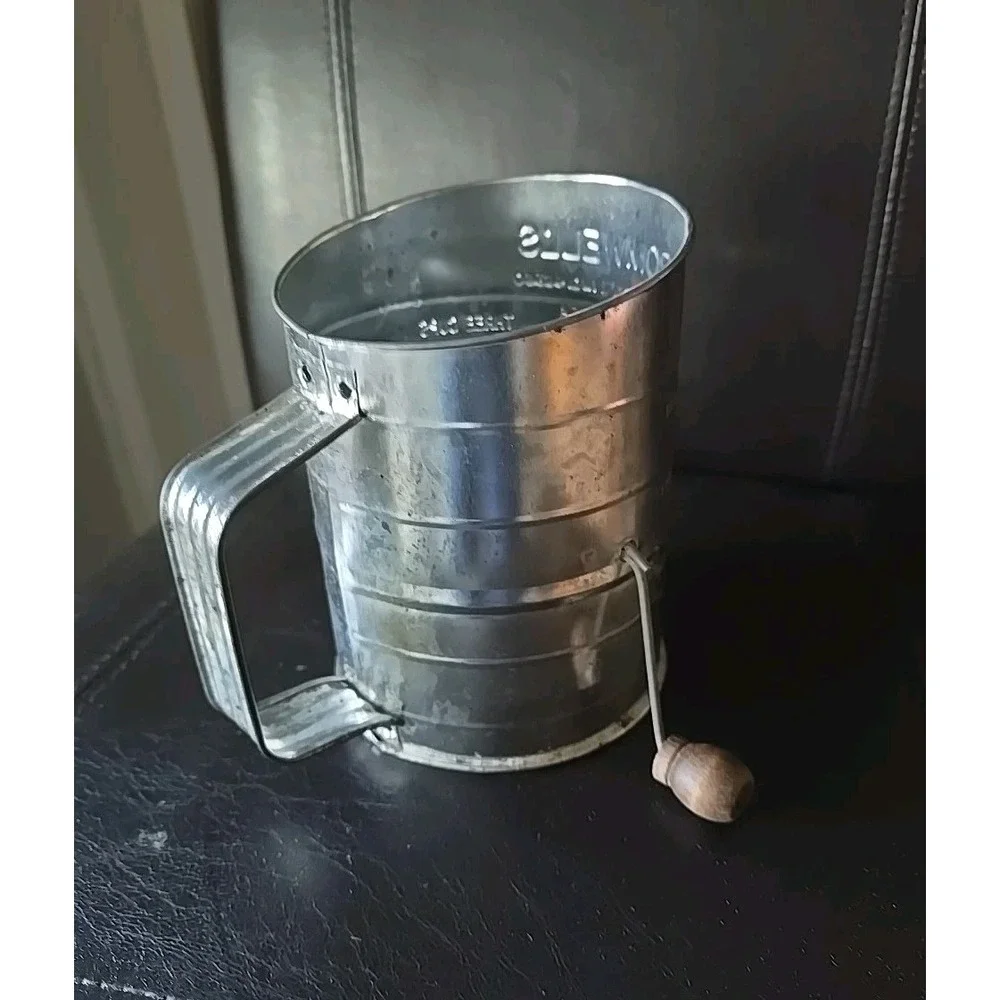 Vintage Bromwells Measuring Cup Flour‎ Sifter Crank Handle Kitchen Baking Tool